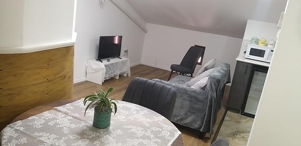 Attic Ben Gurion 42 Apartment ไฮฟา ภายนอก รูปภาพ