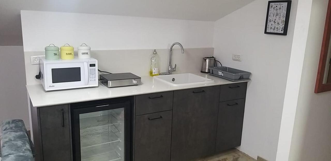 Attic Ben Gurion 42 Apartment ไฮฟา ภายนอก รูปภาพ